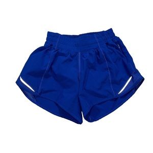 Lululemon Hotty Hot Short II *Long 4"
Larkspur